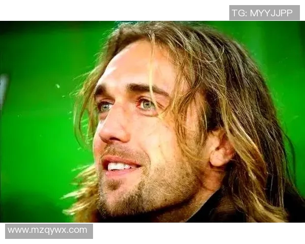 足球传奇球星的辉煌岁月与绿茵场上不灭的荣耀传说